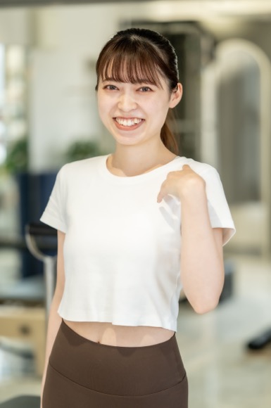 東 優亜